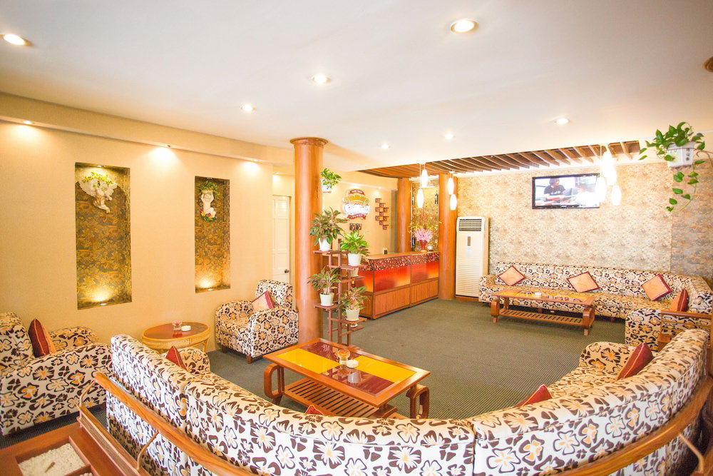 Royal Hotel