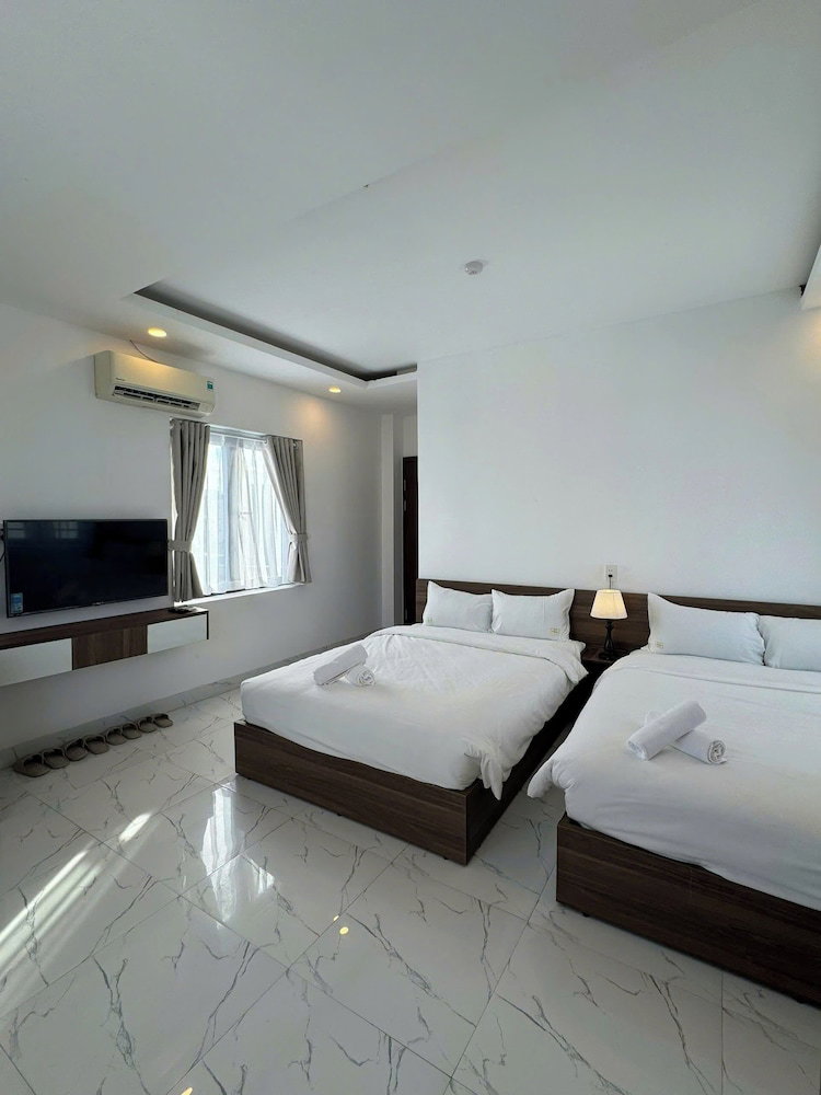 Ania Beachside Hotel Da Nang