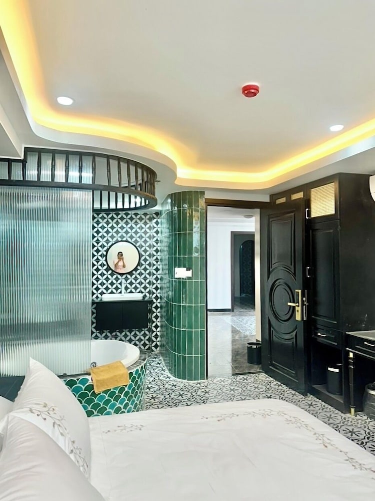 Nereus Hotel