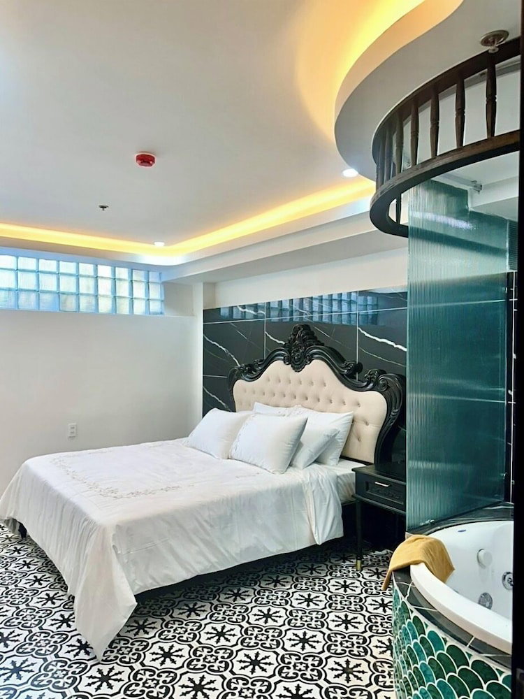 Nereus Hotel