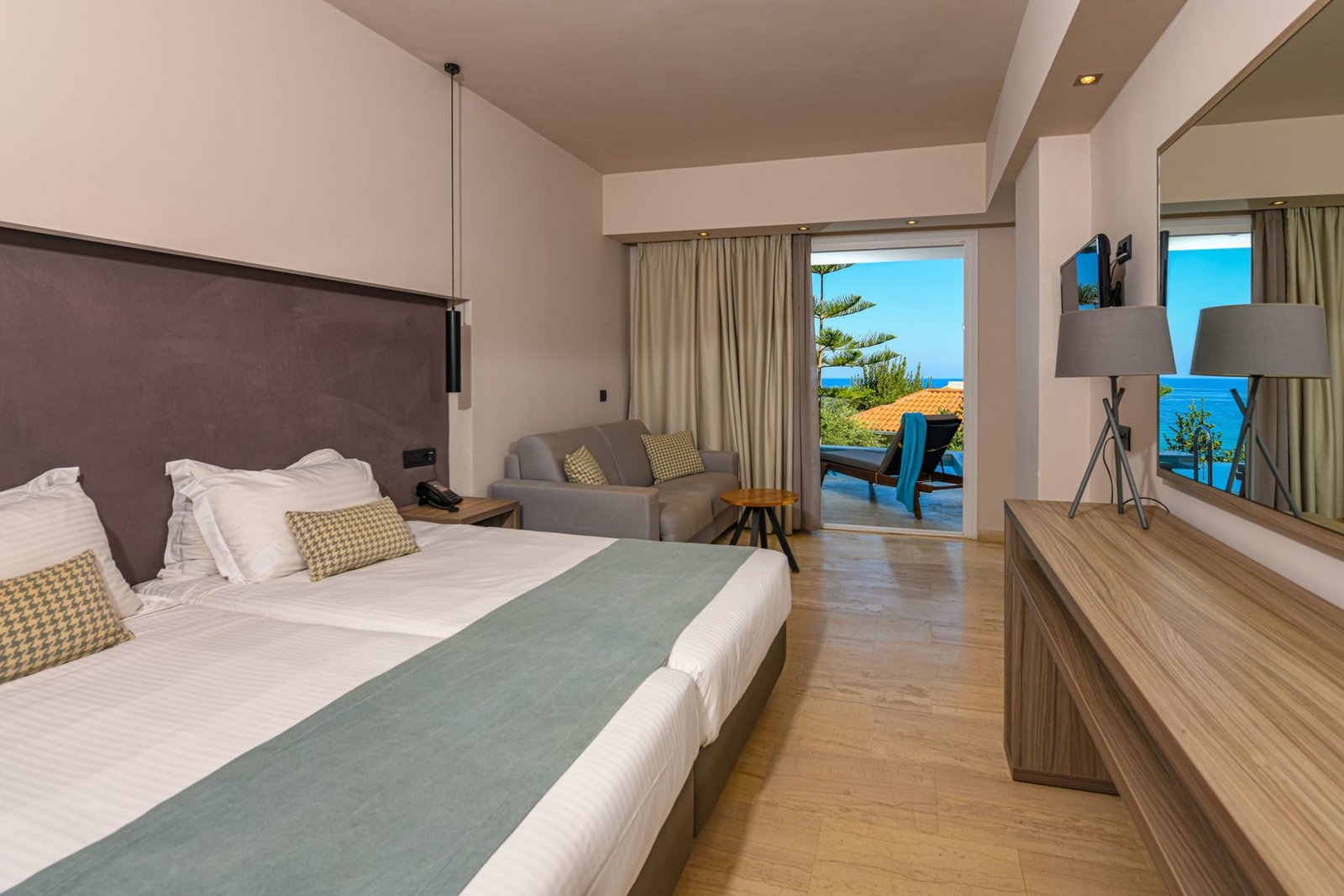 Alexandra Beach Resort & Spa