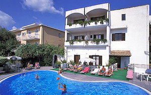Hotel Louvre Hotel cazare Dassia
