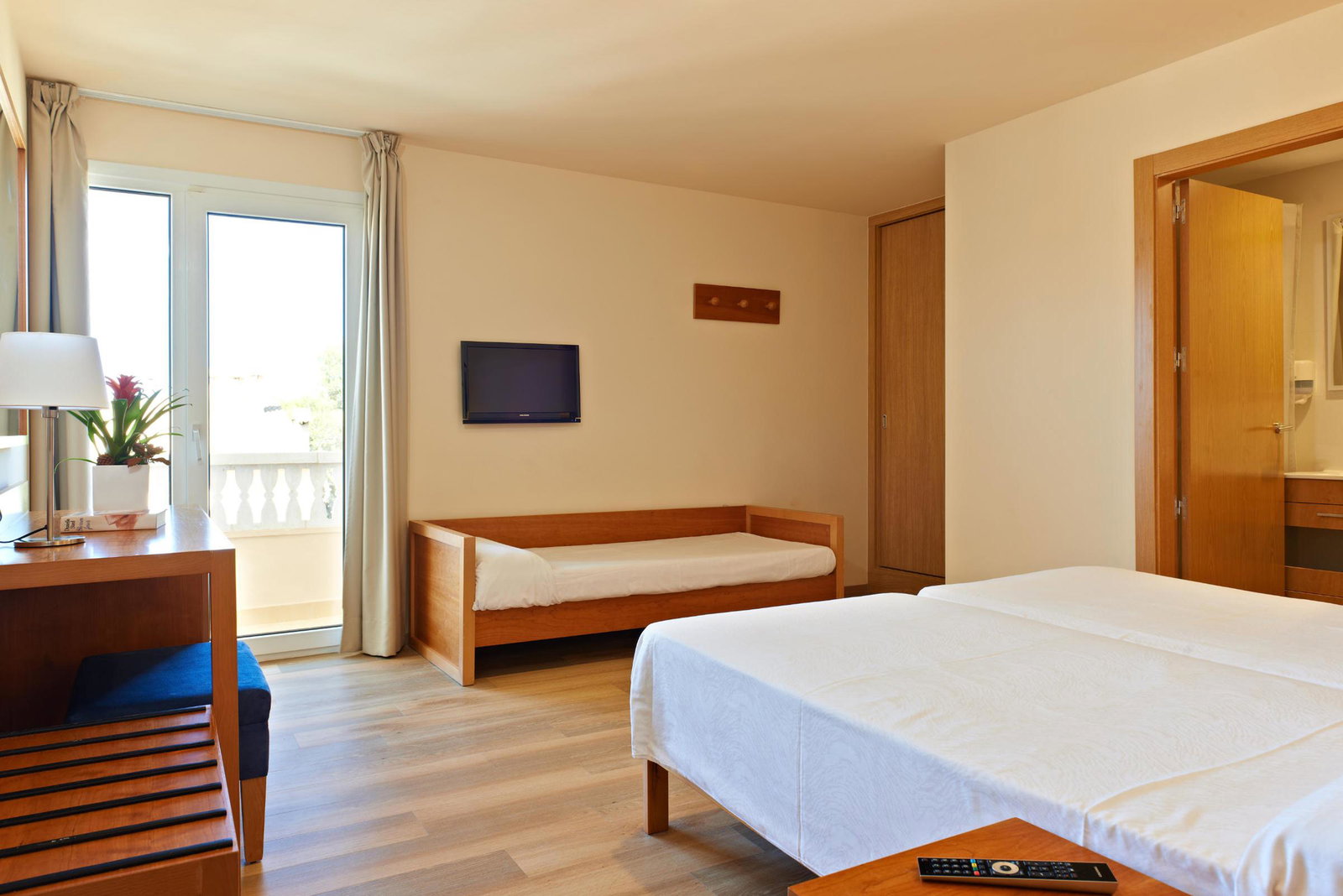 Lemar Hotel & Apartments - Bluewater Hotel