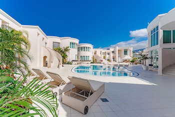 Flamingo Suites