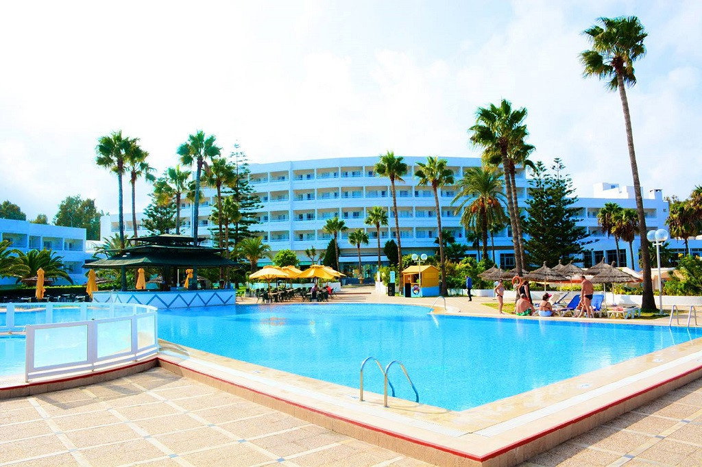 Tropicana Club & Spa