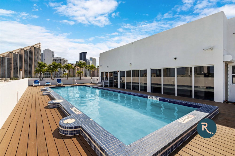 Hotel Roami At Sunny Isles