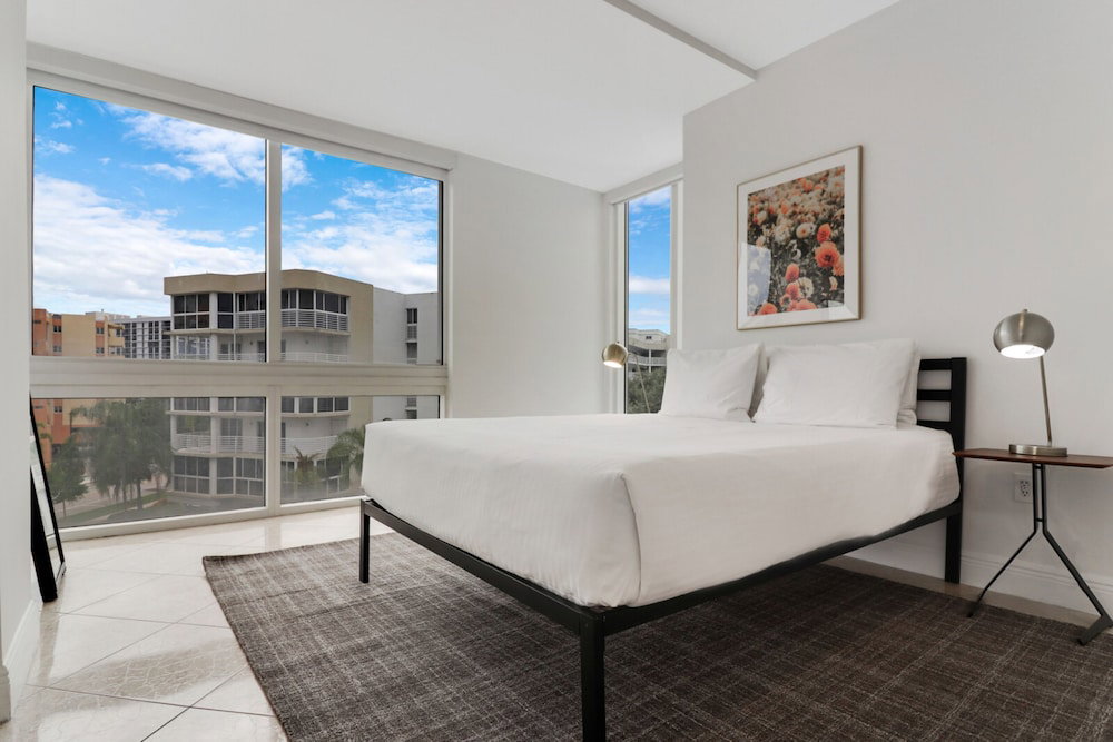 Roami At Sunny Isles
