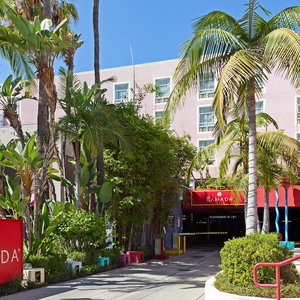 Hotel Ramada Plaza By Wyndham West Hollywood Hotel & Suites cazare Beverly Hills