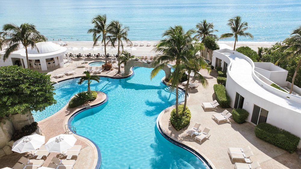 Hotel Trump International Beach Resort