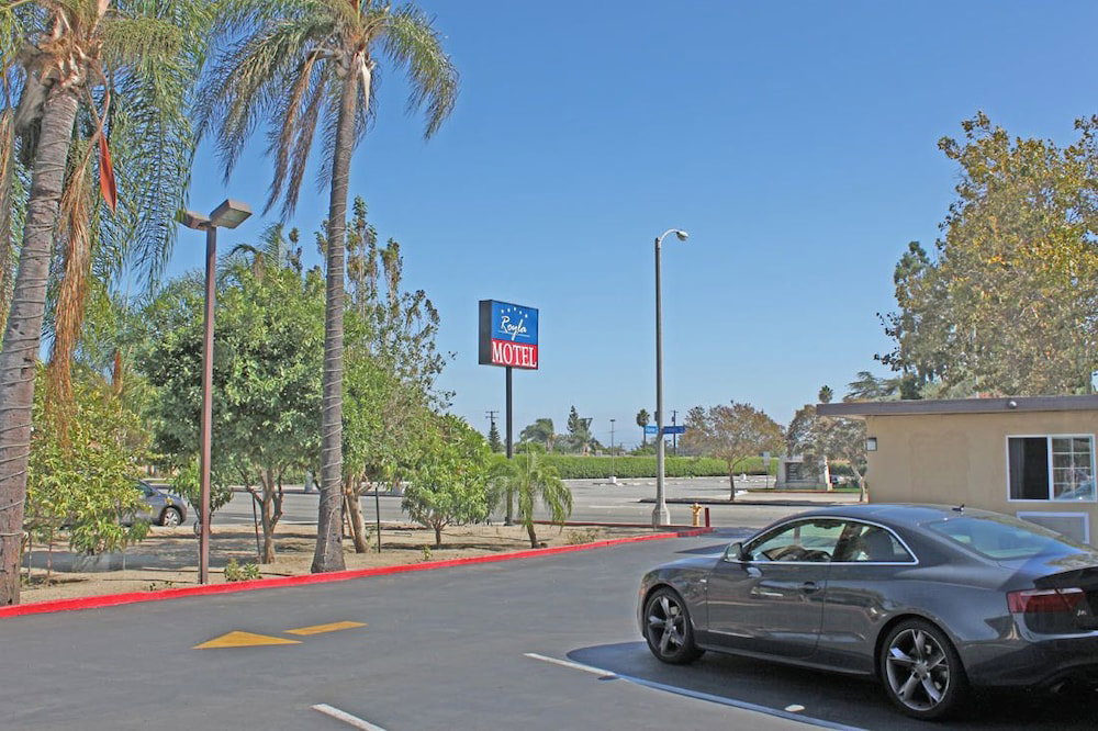 Hotel Royla Motel