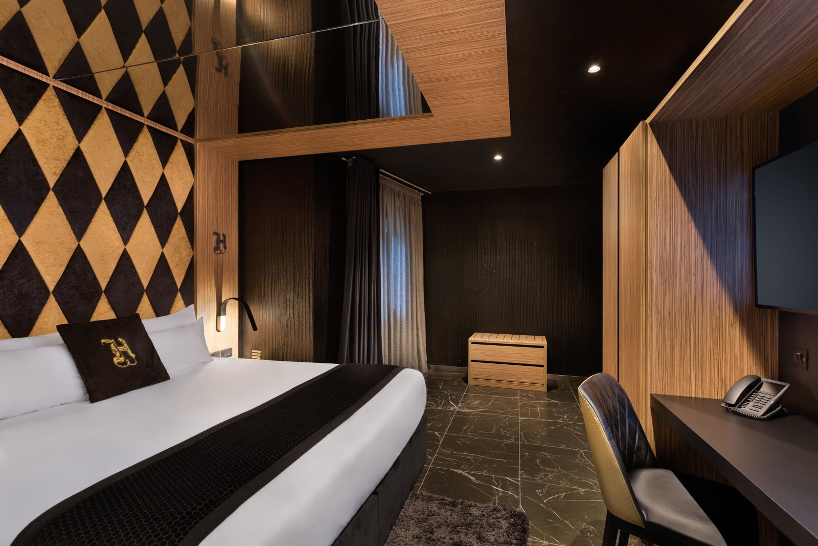 H Hotel
