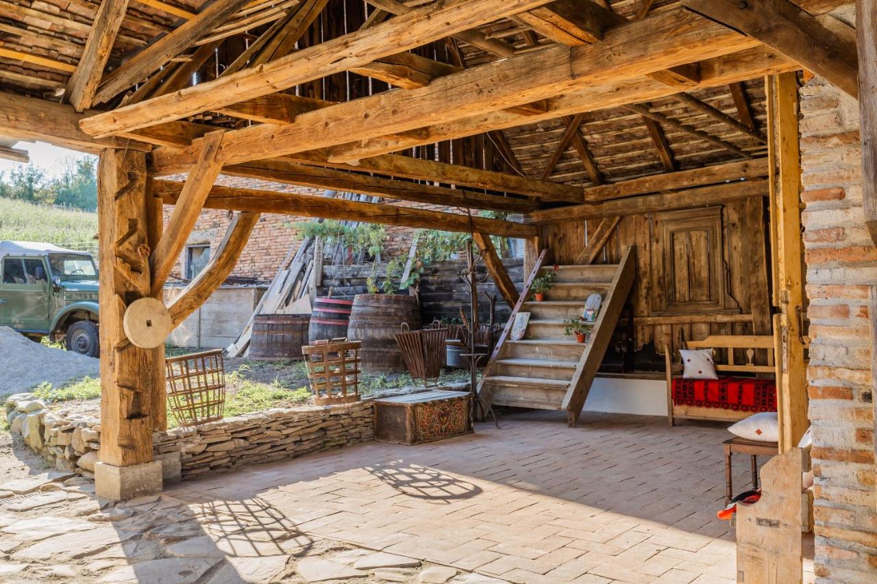 sura-din-seleus-seleus-barn-idyllic-countryside-m-museum-house