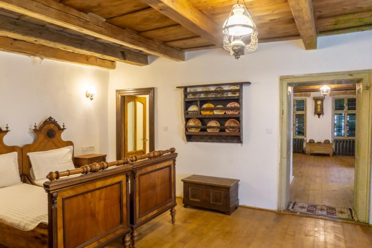 sura-din-seleus-seleus-barn-idyllic-countryside-m-museum-house