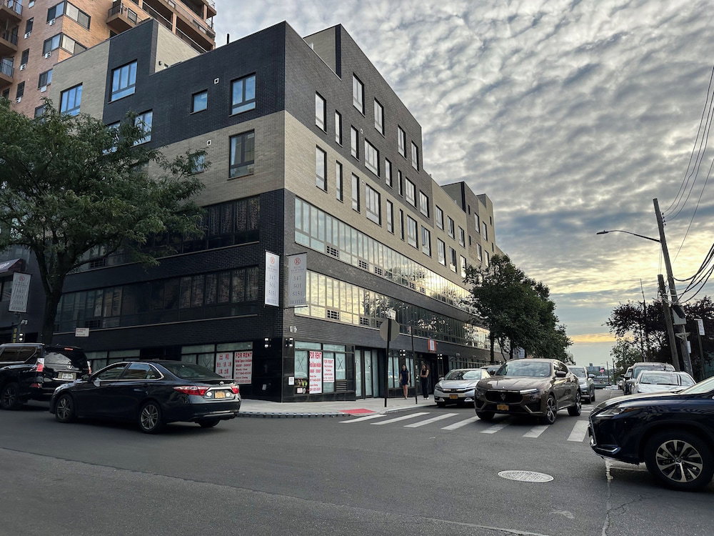 Hotel Regal Inn & Suites New York Laguardia Hotel