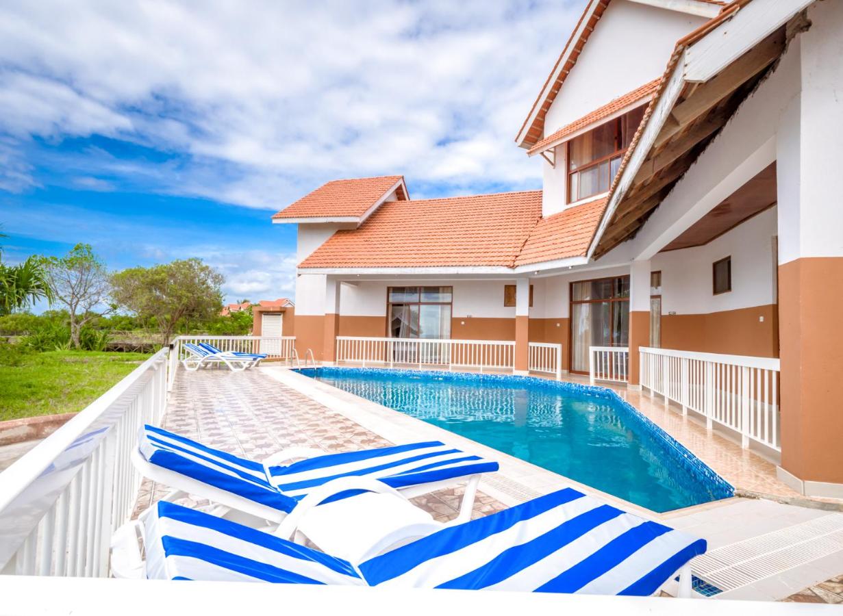 Azao Resort & Spa (Pongwe)