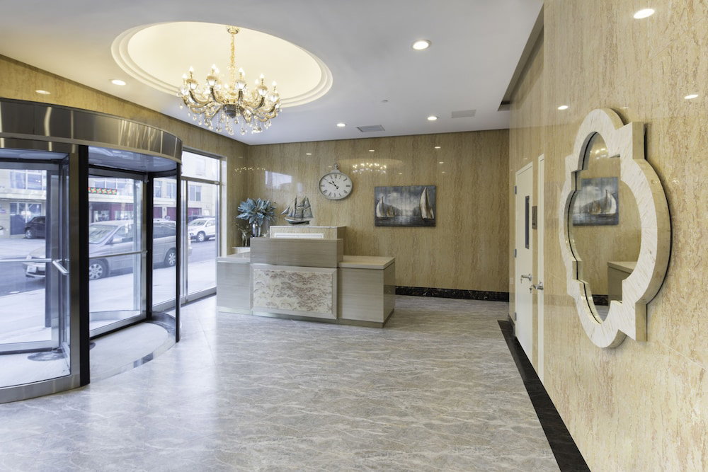 Hotel Mayfair Inn And Suites