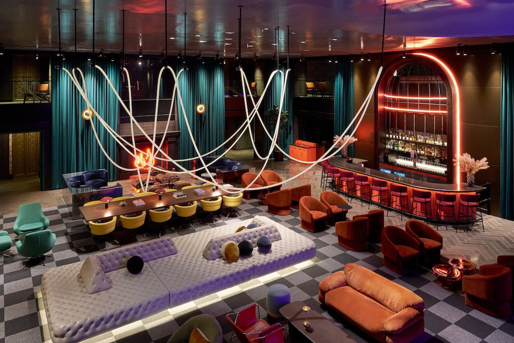 Hotel Paramount Times Square – A Generator Hotel