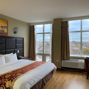 Hotel Queens Hotel cazare Queens Village
