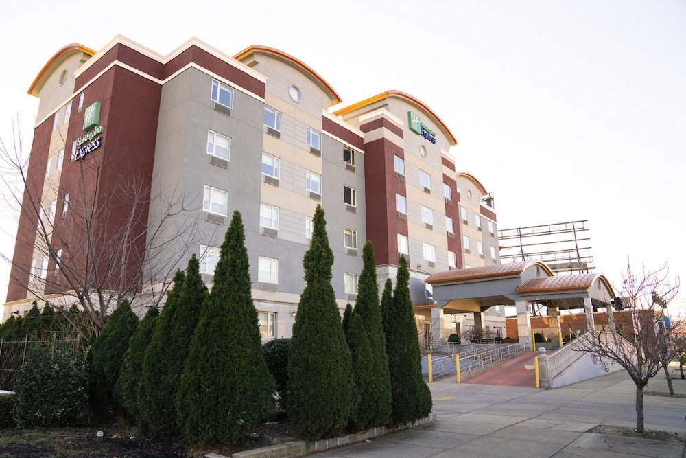 Hotel Holiday Inn Express Maspeth By Ihg