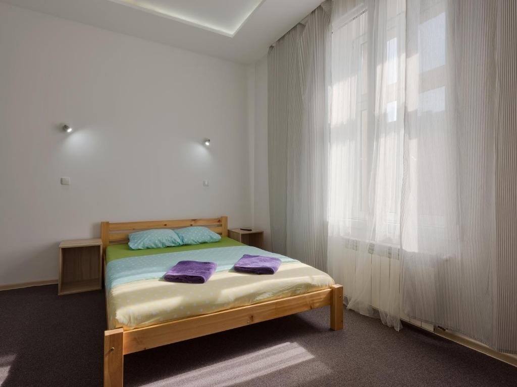 Hotel 70S Guest Room