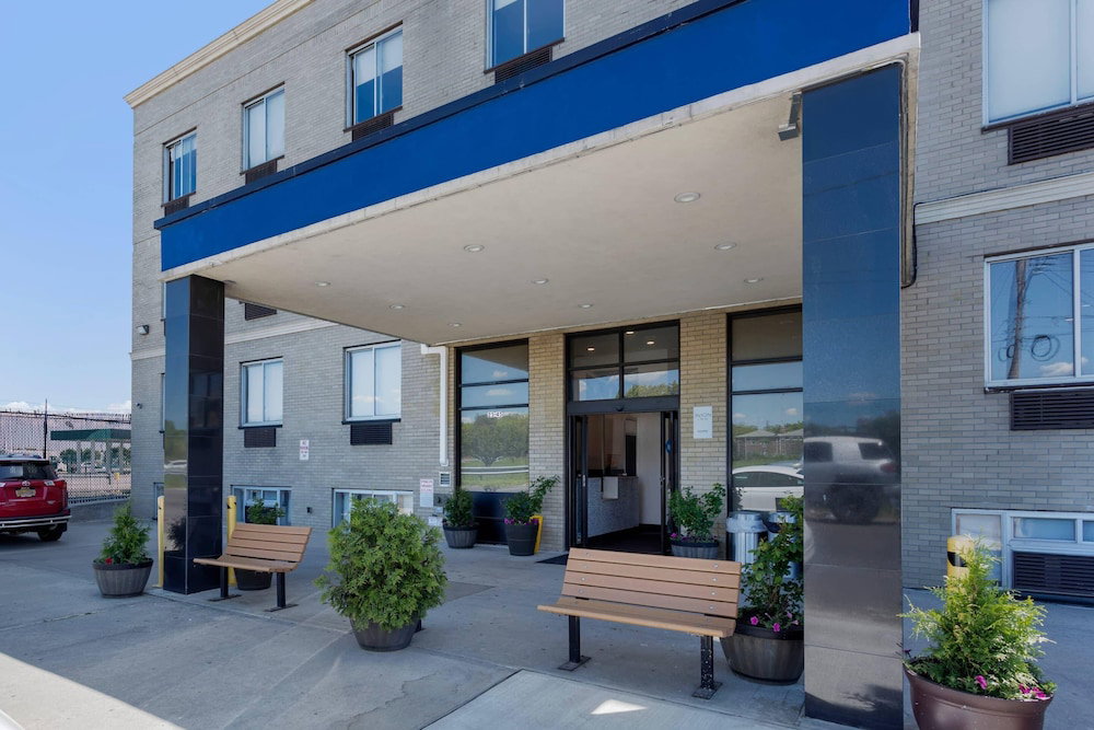 Hotel Avion Inn Near Lga Airport, An Ascend Collection Hotel
