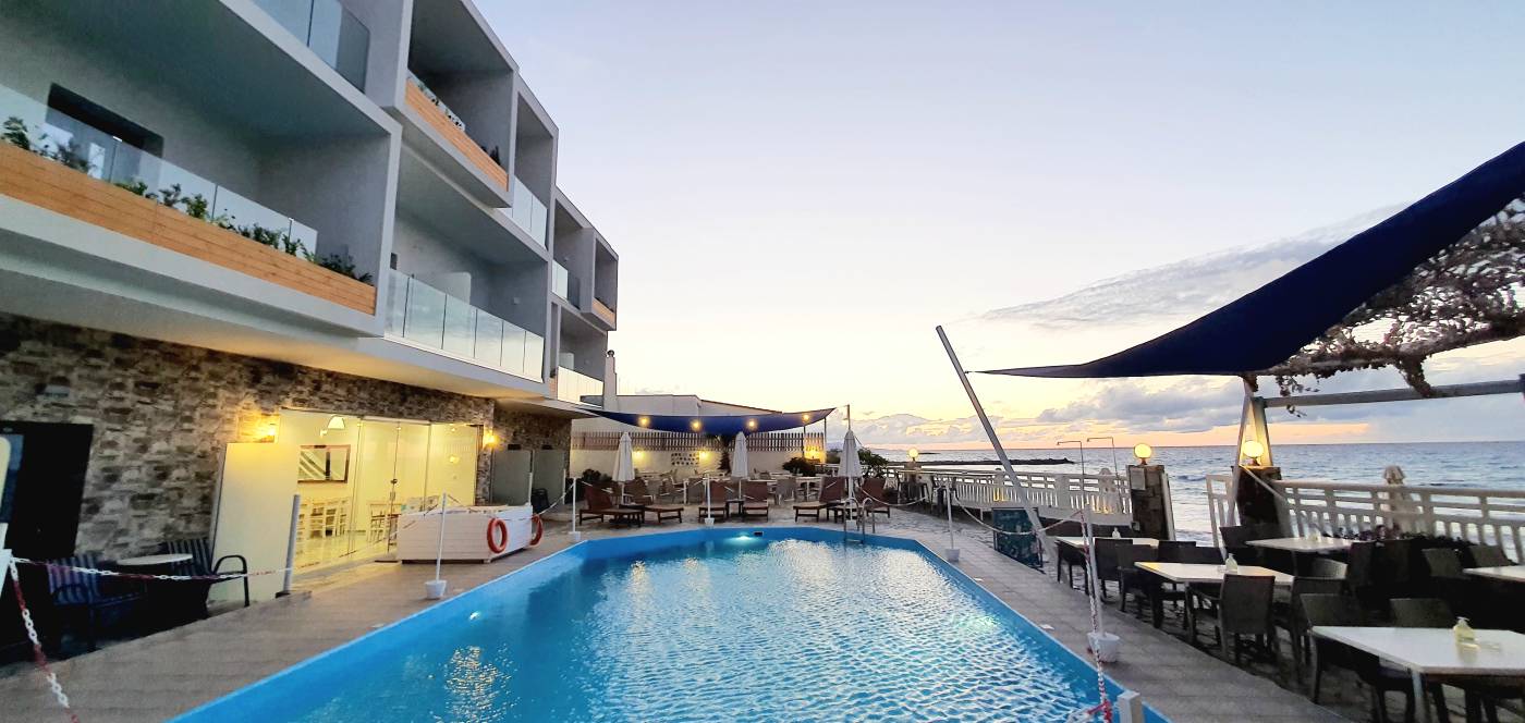dal travel Almare Beach Hotel