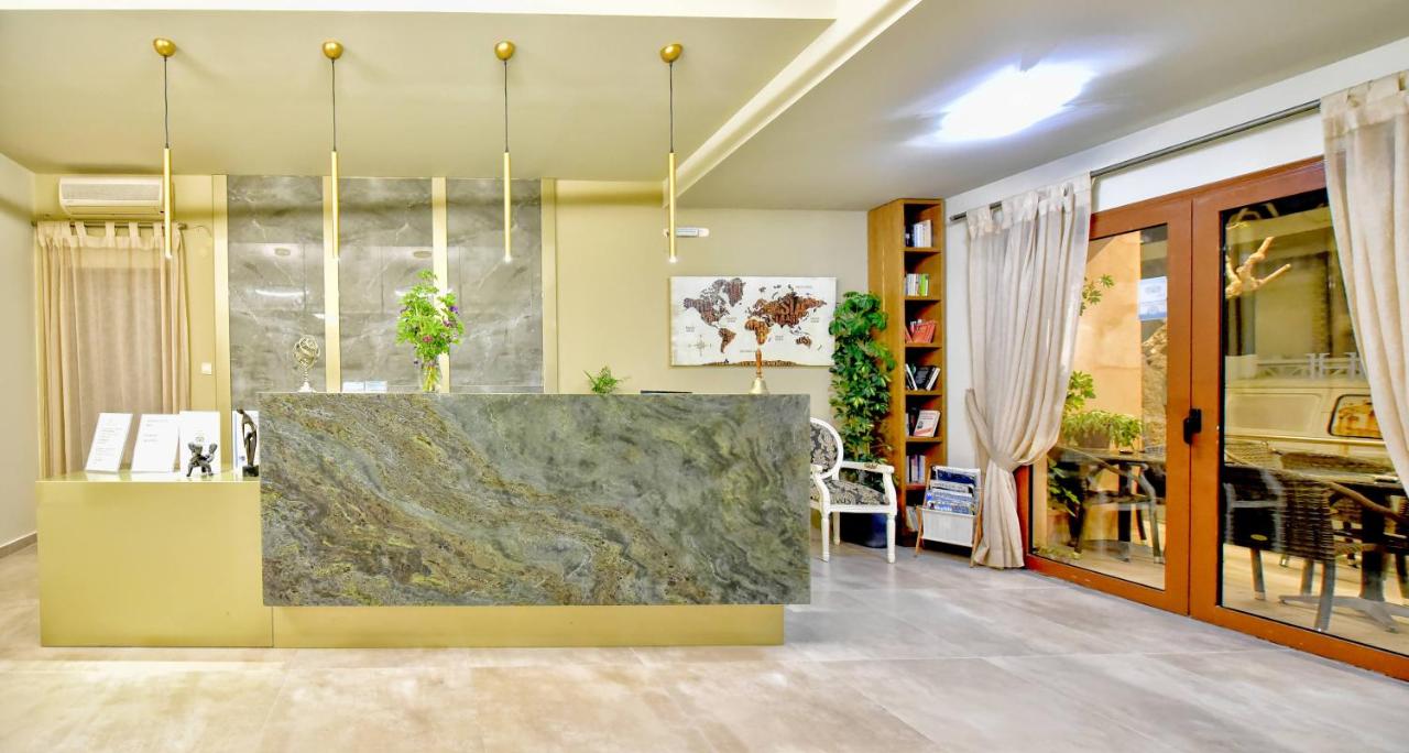 dal travel Georgias Garden Hotel