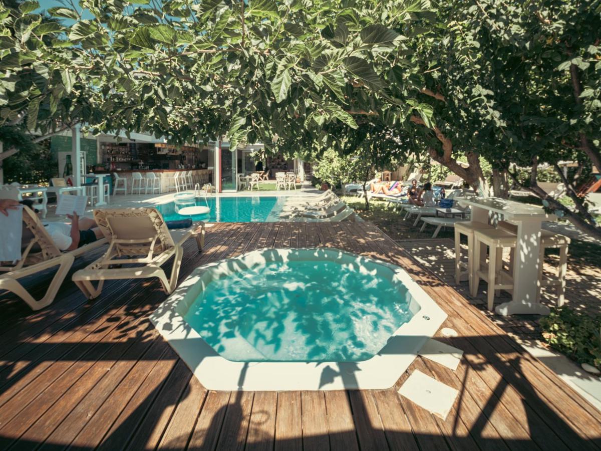 dal travel Georgias Garden Hotel