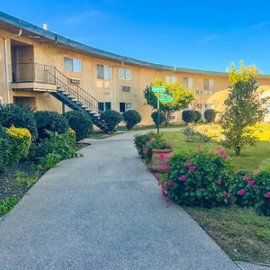 Hotel Hometown Inns North Hills cazare North Hills