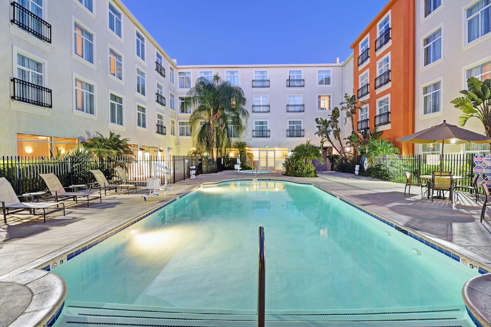 Hotel Embassy Suites By Hilton Valencia