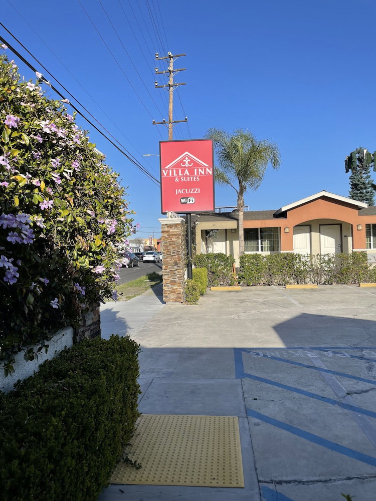 Hotel Villa Inn & Suites