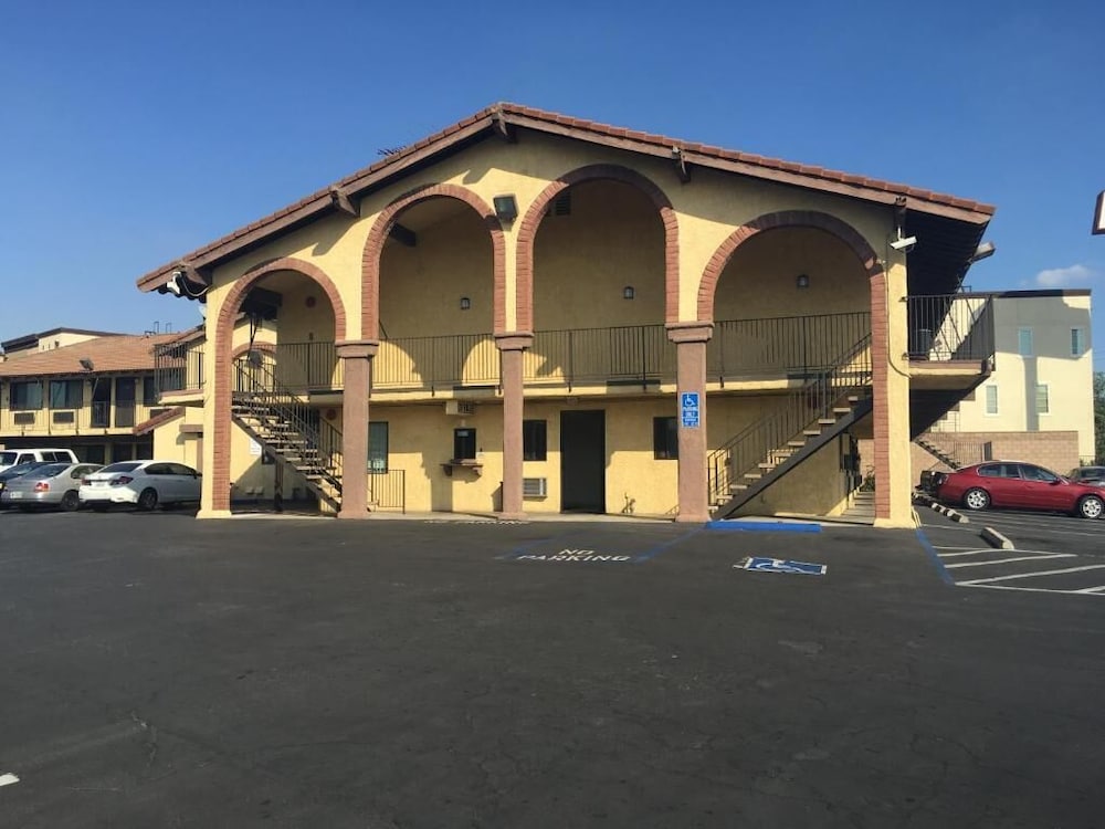 Hotel Sierra Inn