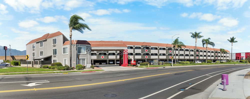 Hotel Ramada By Wyndham Ontario