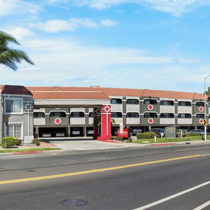 Hotel Ramada By Wyndham Ontario cazare Ontario