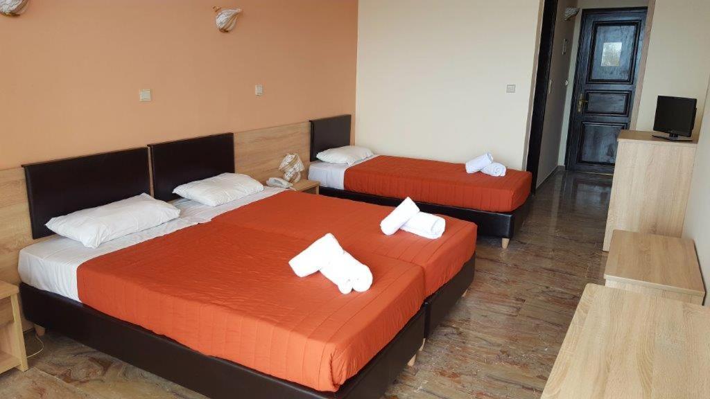 dal travel Corfu Maris Bellos