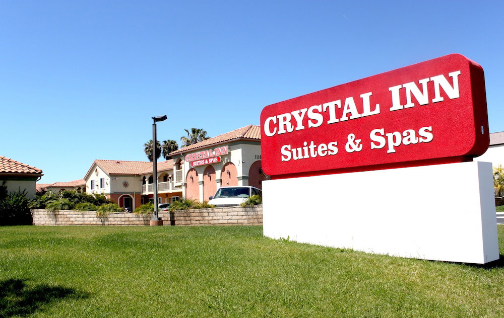 Hotel Crystal Inn Suites & Spas