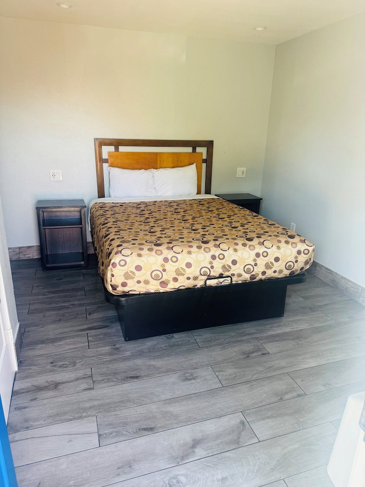 Hotel Clover Motel