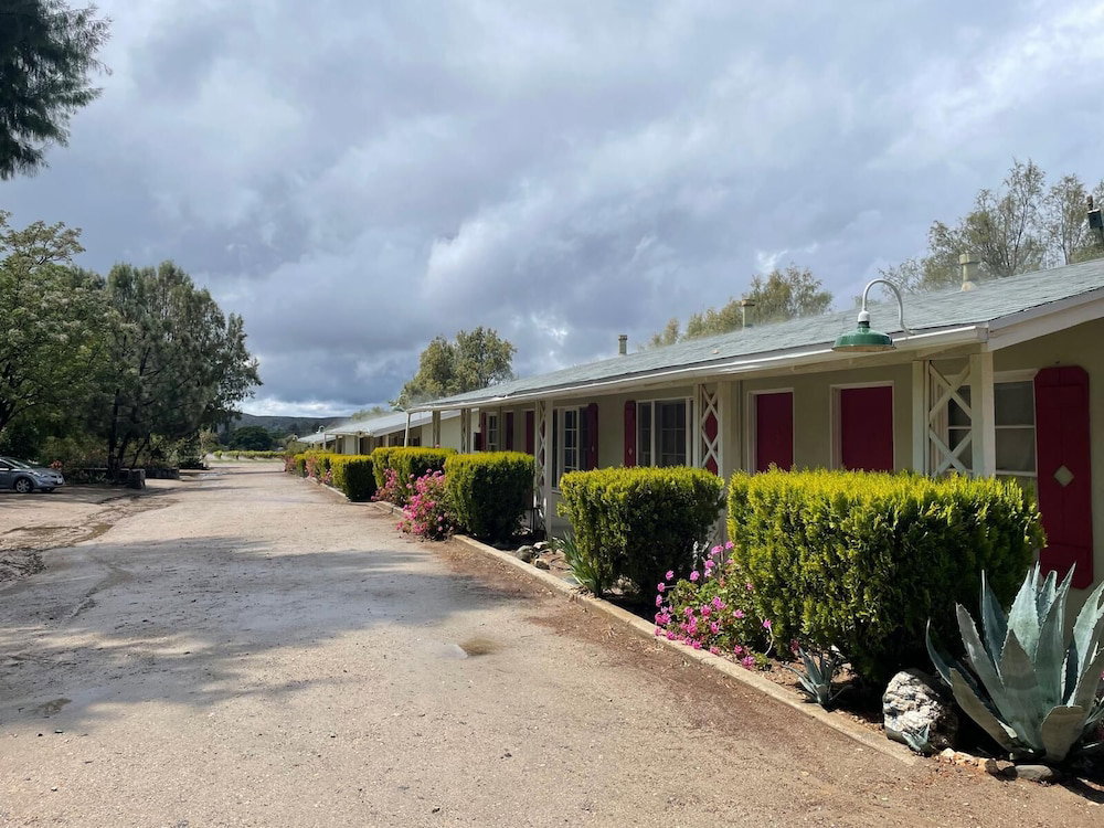 Hotel Sierra Pelona Motel