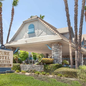 Hotel Azure Hotel & Suites, Trademark Collection By Wyndham cazare Ontario