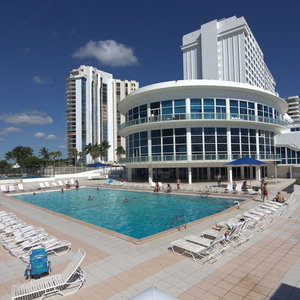 Hotel Castle Beach Suites By Miarentals cazare Miami Beach