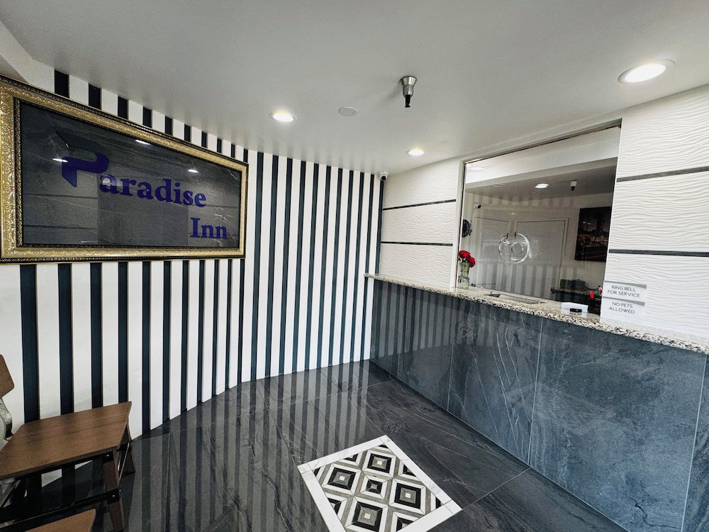 Hotel Paradise Inn