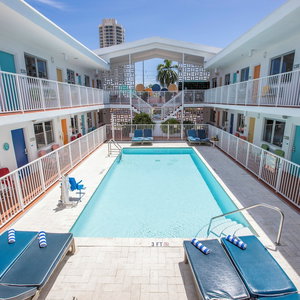 Hotel Waterside Hotel And Suites cazare Dunes City