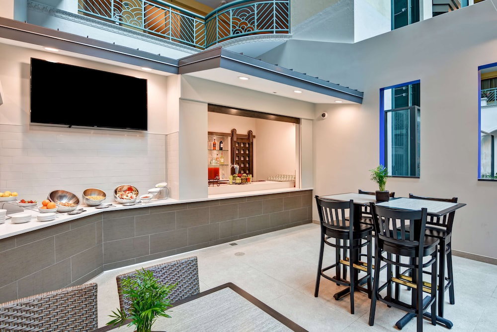 Embassy Suites By Hilton Miami International Airport