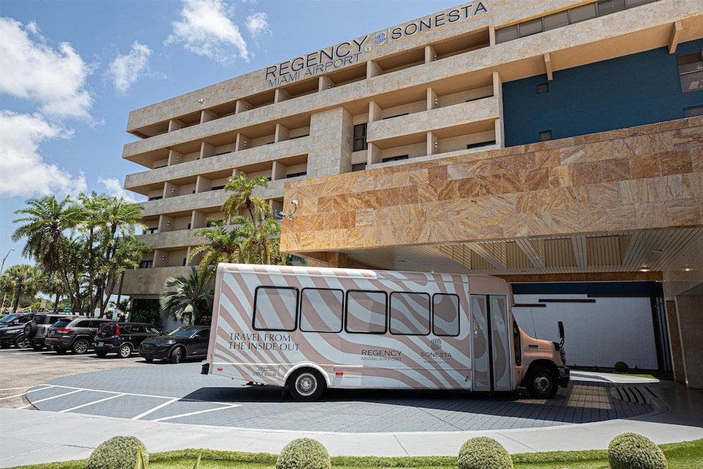 Hotel Regency Miami Airport By Sonesta