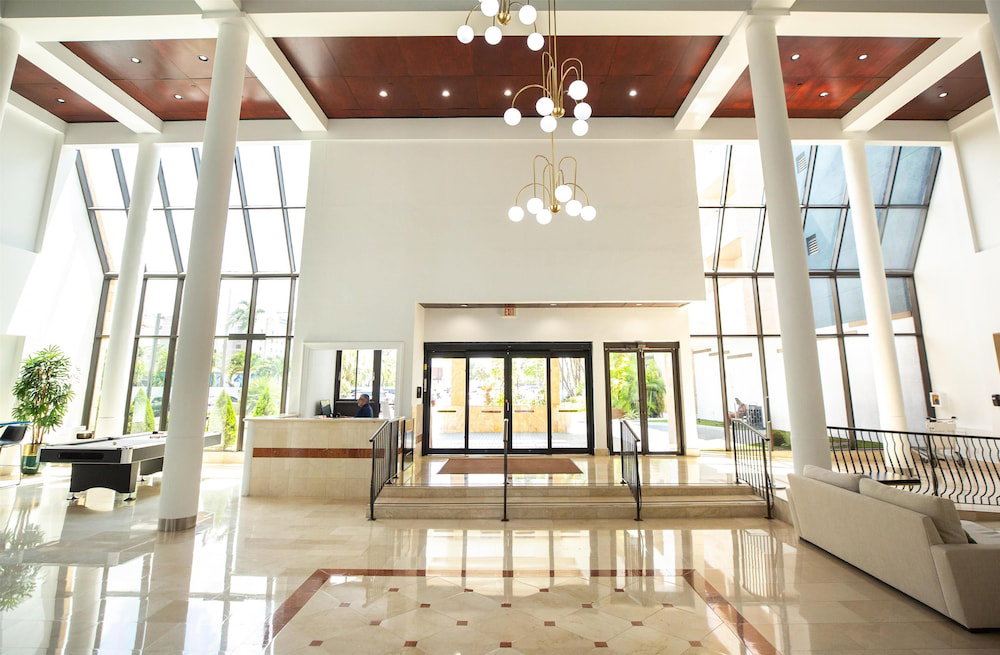 Regency Miami Airport By Sonesta