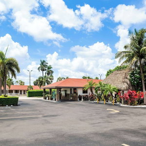 Hotel Super 8 By Wyndham Homestead/Florida City/Gateway To Keys cazare Florida City