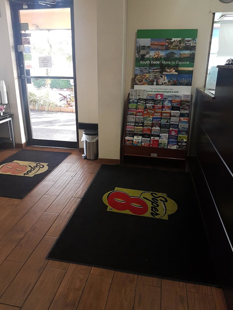 Super 8 By Wyndham Homestead/Florida City/Gateway To Keys