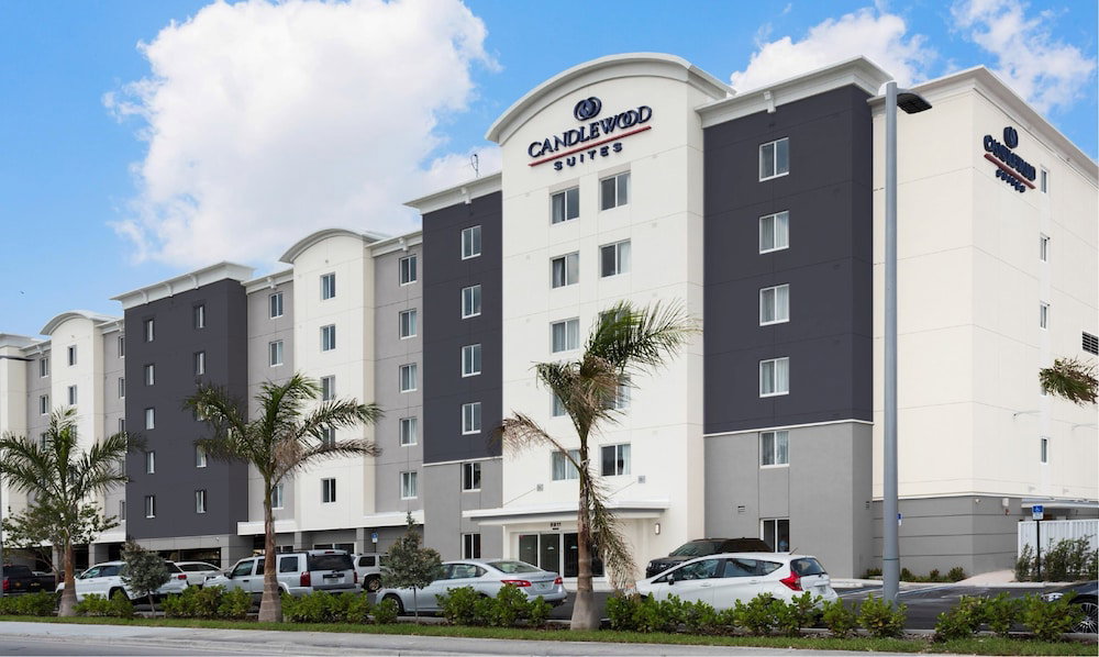 Hotel Candlewood Suites Miami Intl Airport - 36Th St By Ihg