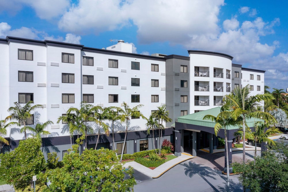 Hotel Courtyard By Marriott Miami At Dolphin Mall