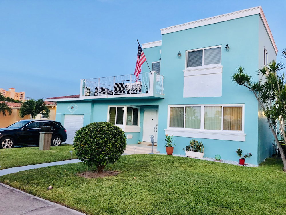 Hotel Blue House